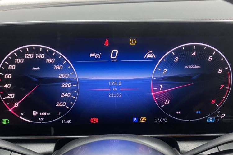 Used Mercedes-Benz GLC 2025 GLC 260 L 4MATIC Dynamic Edition Odometer Close Up