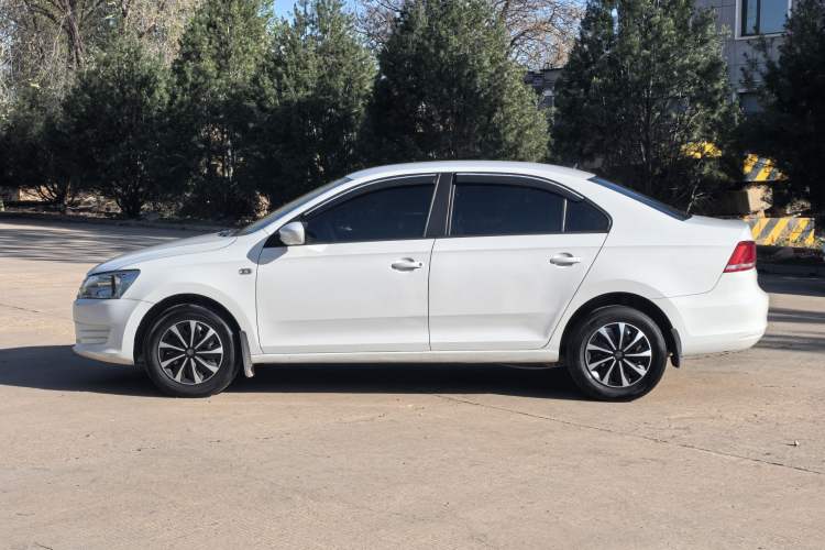 Used Volkswagen Santana 2015 1.4L Manual Fashion Edition Exterior 3