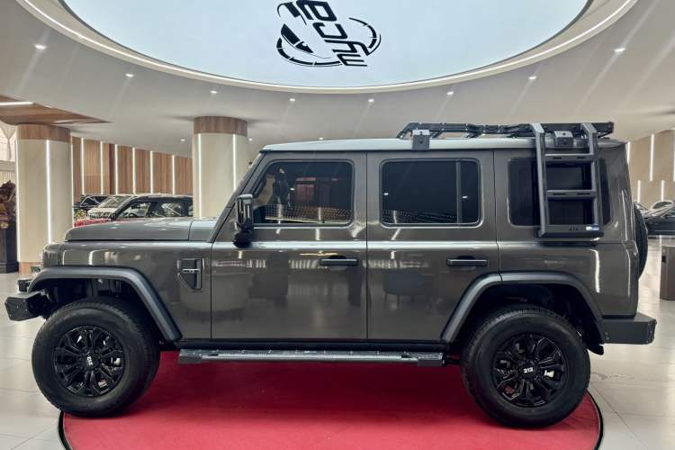 Used 212 T01 2024 2.0T Explorer
