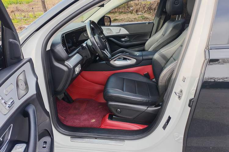 Used Mercedes-Benz GLE Coupe 2020 GLE 350 4MATIC Coupe SUV Luxury Model Interior 1