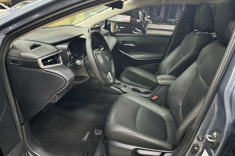 Used Toyota Corolla 2021 Dual-Motor 1.8L E-CVT Elite Edition Interior 2