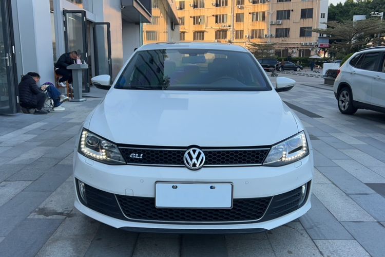 Used Volkswagen Sagitar 2013 2.0 TSI GLI Exterior 2