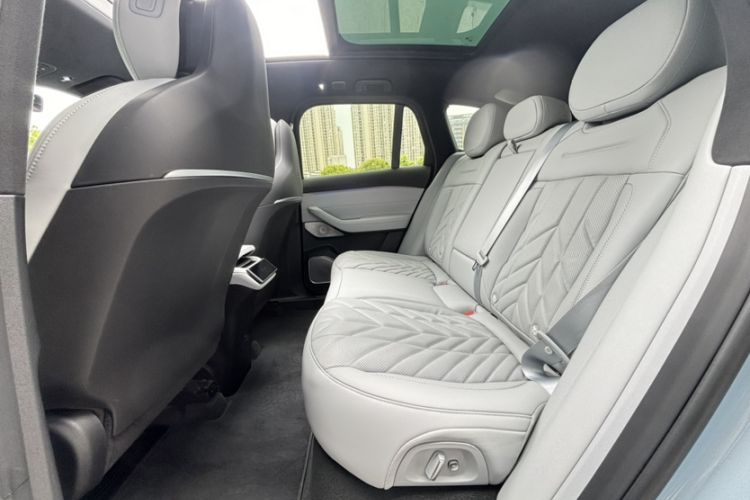 Used Nio ES6 2025 75 kWh Interior 4