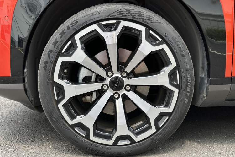 Used AION V 2024 Aion Tyrannosaurus 650 LiDAR Edition Exterior 6