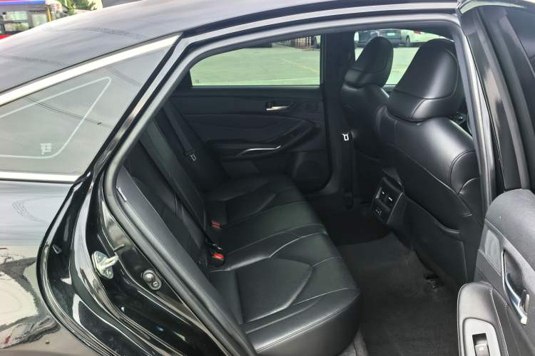 Used Toyota Avalon 2023 2.5L Luxury Edition Interior 11