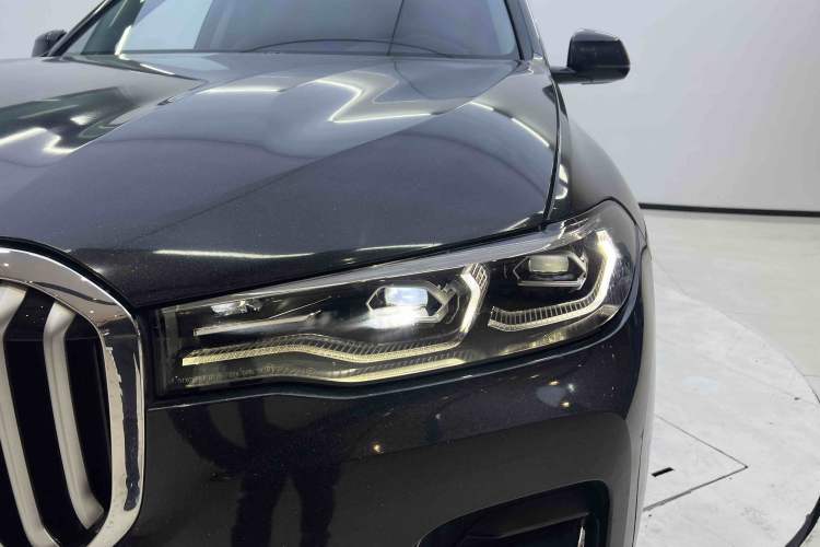 Used BMW X7 2022 xDrive40i Luxury Package with Leading Features
