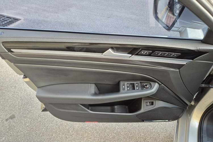 Used Volkswagen Phideon 2018 Revised Version 380TSI Two-Wheel Drive Business Edition