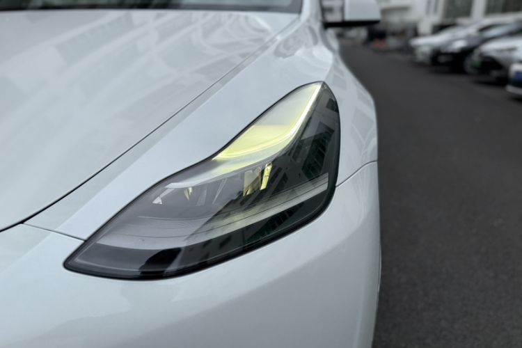 Used Tesla Model Y 2021 Long-Range All-Wheel-Drive Version Left Front Headlight