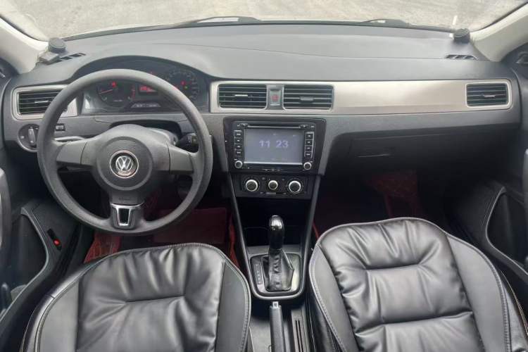 Used Volkswagen Santana 2013 1.6L Automatic Fashion Edition Interior 1