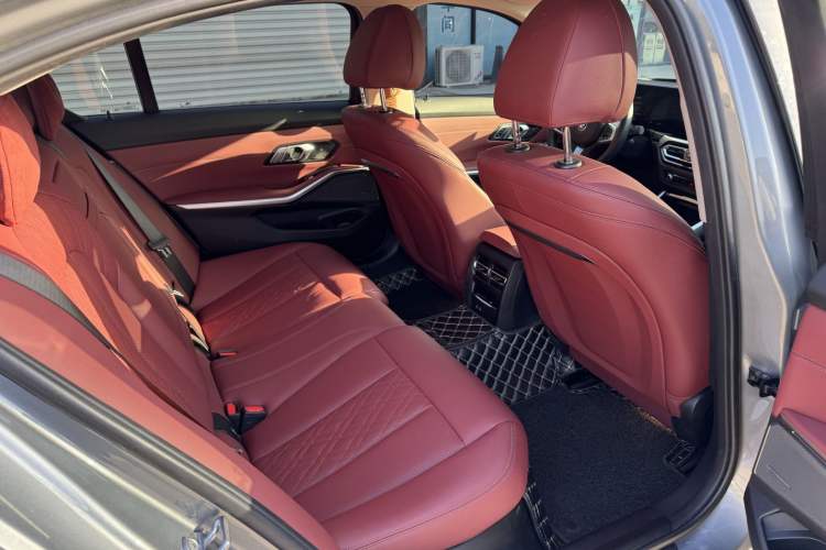 Used BMW i3 2023 eDrive 40 L Midnight Sports Package
