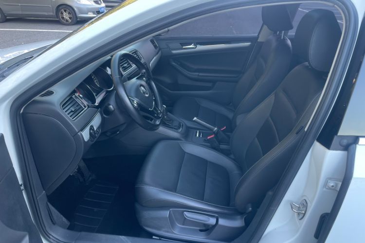 Used Volkswagen Sagitar 2017 180TSI Automatic Luxury Edition