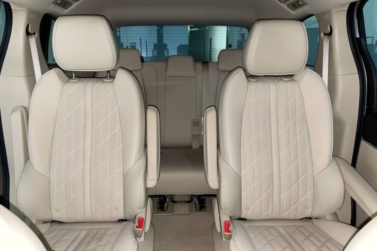 Used Buick GL8 2023 Land Business Class Smart Deluxe Model