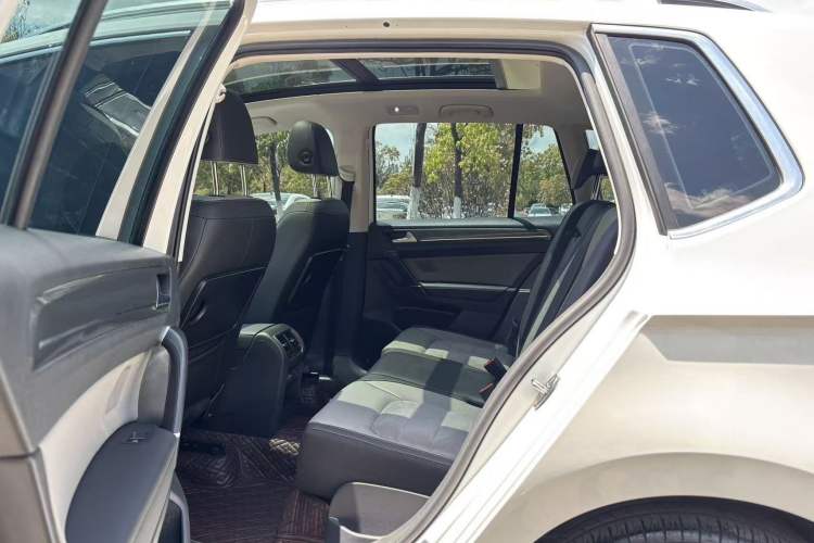 Used Volkswagen Golf Sportsvan 2019 280TSI Automatic Voyage Model China V Standard Interior 4