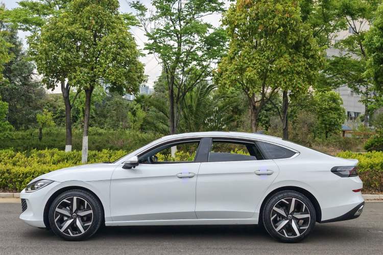 Used Volkswagen Lamando 2023 Lavida L 280TSI DSG Cool & Spicy Edition
