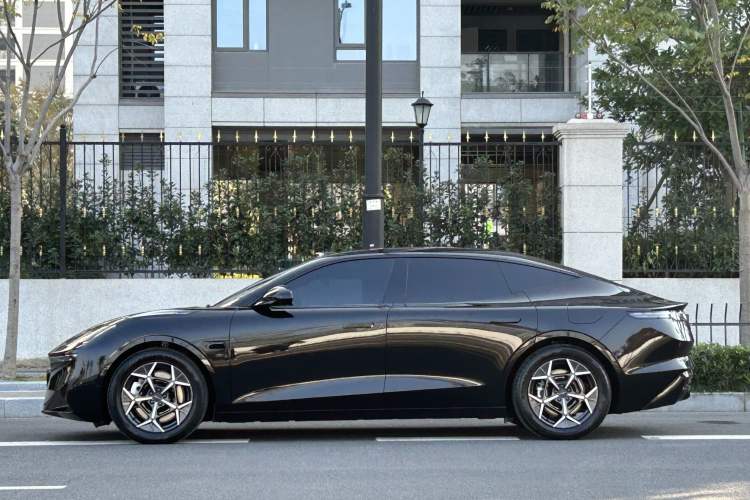 Used Lynk & Co Lynk & Co 10 EM-P 2025 Model 240 Four-Wheel Drive Ultra