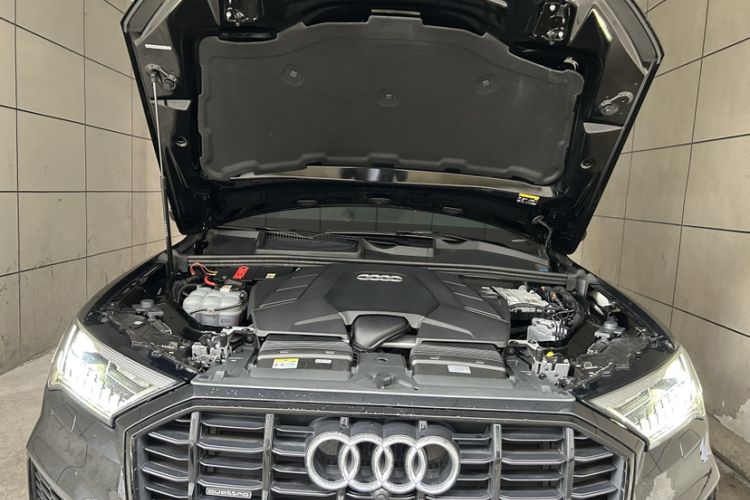 Used Audi Q7 2023 55 TFSI quattro S line Sport Edition Interior 6