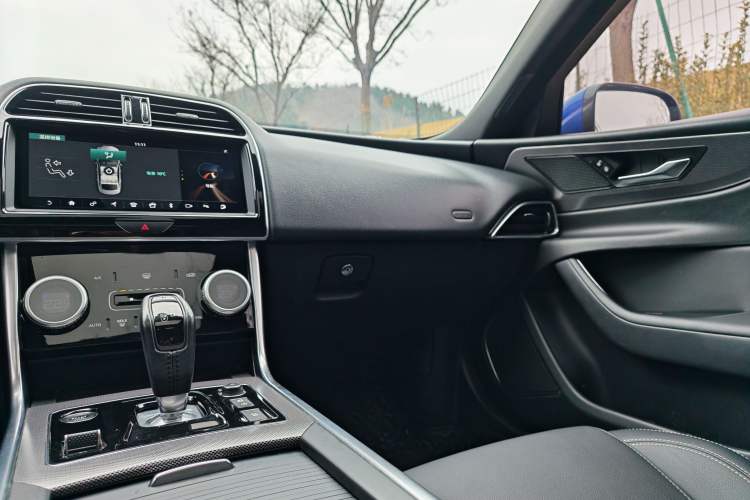 Used Jaguar XEL 2020 2.0T 200PS R-DYNAMIC Youth Sports Edition