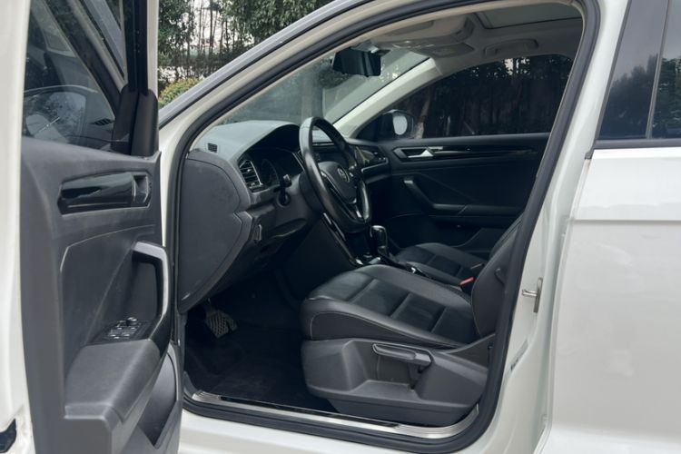 Used Volkswagen T-ROC 2019 280TSI DSG Two-Wheel Drive Comfort Version China VI Standard