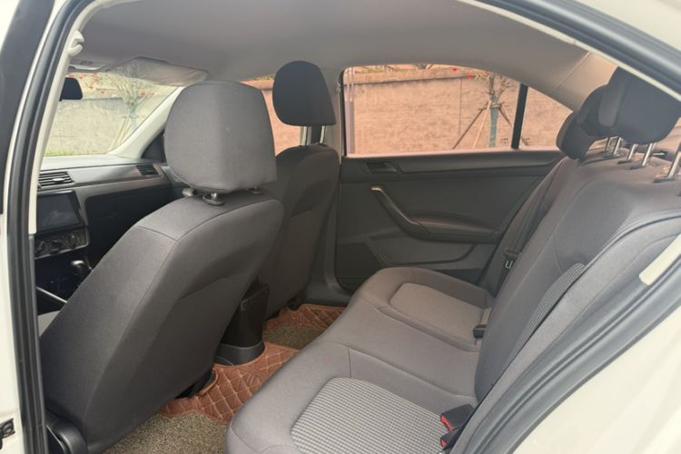 Used Volkswagen Santana 2016 1.6L Automatic Fashion Edition