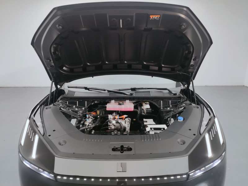 Used Lynk & Co Z10 2025 71 kWh 602 km Range Rear-Wheel Drive Pro — 19