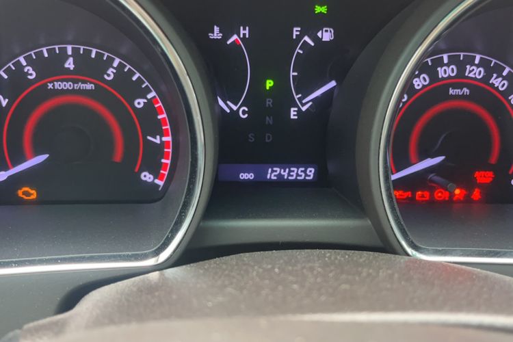 Used Toyota Highlander 2012 2.7L 2WD 5-Seater Elite Edition Odometer Close Up