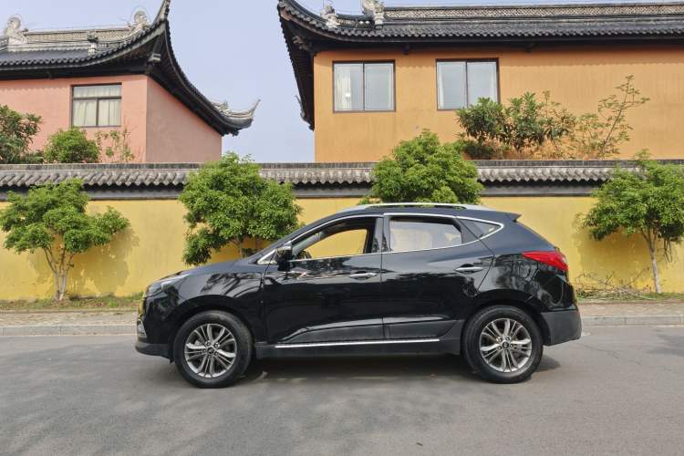 Used Hyundai ix35 2015 2.0L Automatic 2WD Smart Type China IV Exterior 10