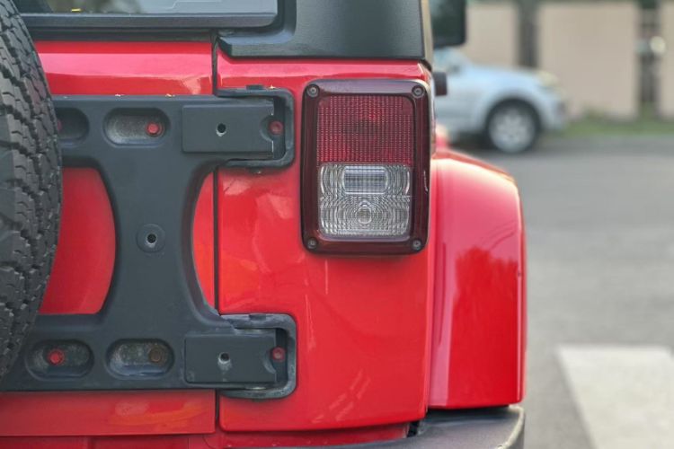 Used Jeep Wrangler 2017 3.0L Sahara Four-Door Comfort Edition
