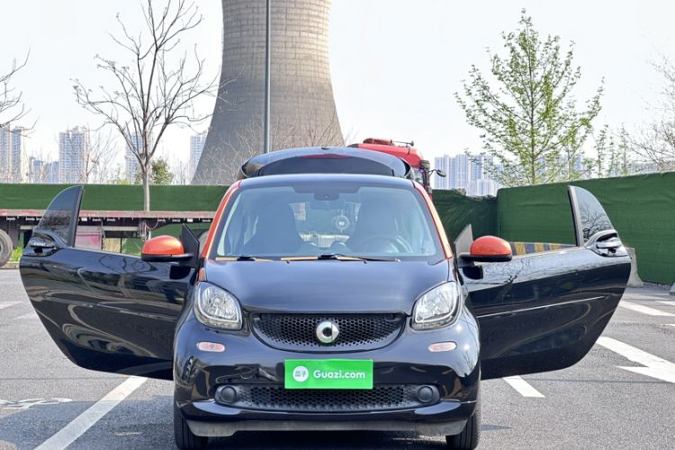 Used smart fortwo 2015 1.0L 52 kW Hardtop Passion Edition
