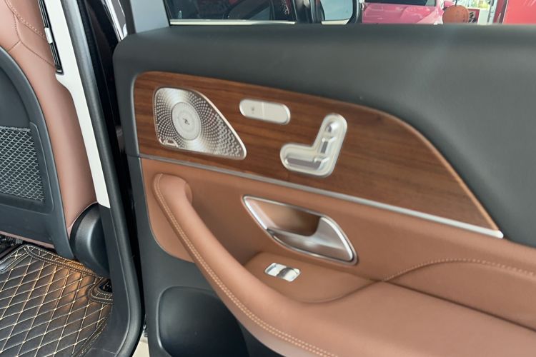 Used Mercedes-Benz GLE 2024 GLE 450 4MATIC Stylish Model Interior 3