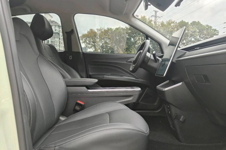 Used NETA V 2022 Chao 400 Lite Right Front Seat