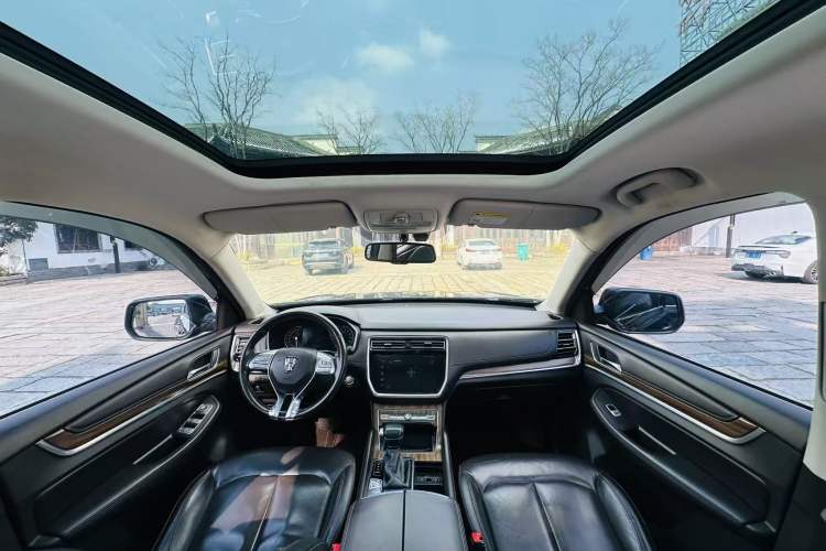 Used Roewe RX8 2019 30T Smart Connectivity Two-Wheel Drive Supreme Flagship Edition