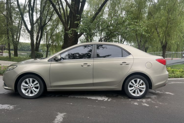 Used Roewe 360 2016 1.5L Manual Smart Screen Version
