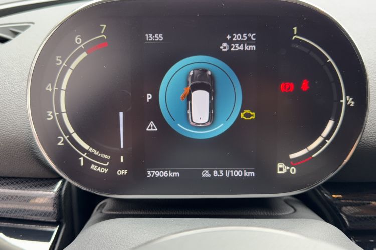 Used MINI Clubman 2022 2.0T COOPER S Odometer Close Up