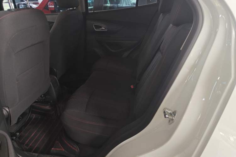 Used Buick Encore 2015 1.4T Automatic Two-Wheel Drive Urban Elite Version
