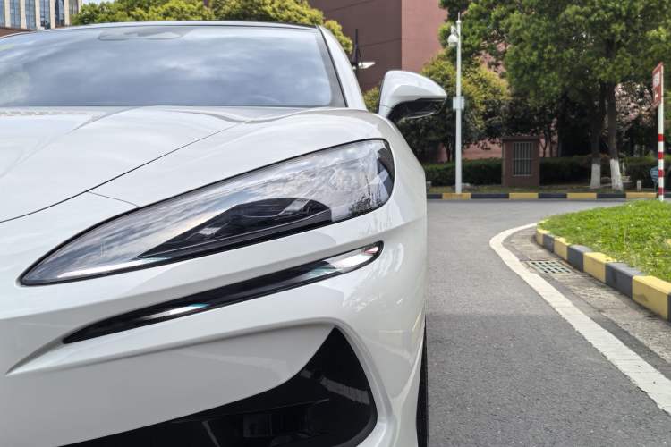 Used Denza Z9 2024 1100 km Four-Wheel Drive Max Version