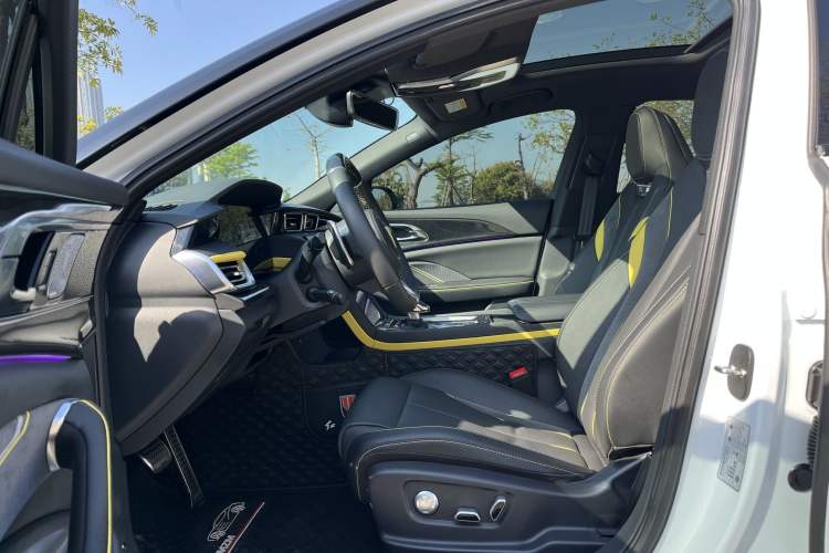 Used Hongqi H6 2023 2.0T ZhiShang Version
