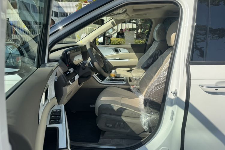 Used Kia Carnival 2026 Model 2.0T Luxury Tech Edition