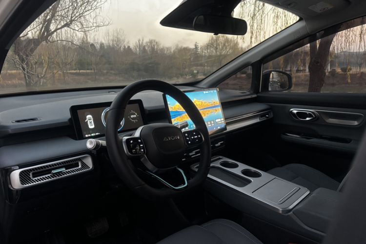 Used AION Y 2024 Younger Interior 8