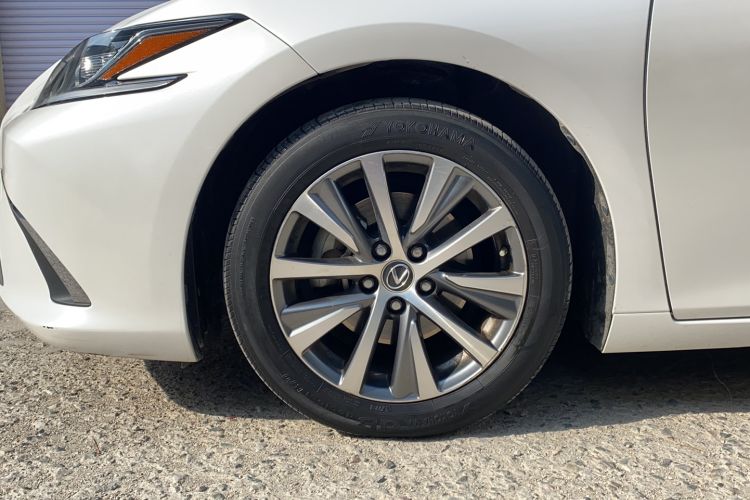 Used Lexus ES 2018 200 Excellence Edition China V Standard Exterior 9