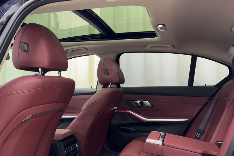 Used BMW i3 2024 eDrive 35 L Headliner