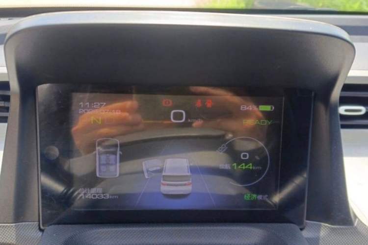 Used Wuling Hongguang MINIEV 2022 Macaron Premium Model – Lithium Ternary Battery Odometer Close Up