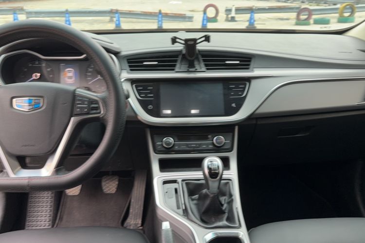 Used Geely Auto Emgrand GL 2018 1.8L Manual Elite Smart Connectivity Version Audio And AC Panel