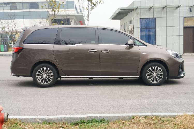 Used Buick GL8 2023 Facelifted Land Cruiser Executive Luxury Version