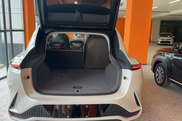 Used IM LS7 2024 90 kWh Max Elite Rear-Drive Version Interior 8