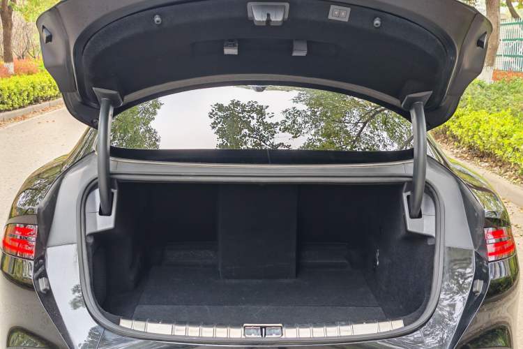 Used Denza Z9 2024 1100 km Four-Wheel Drive Max Version
