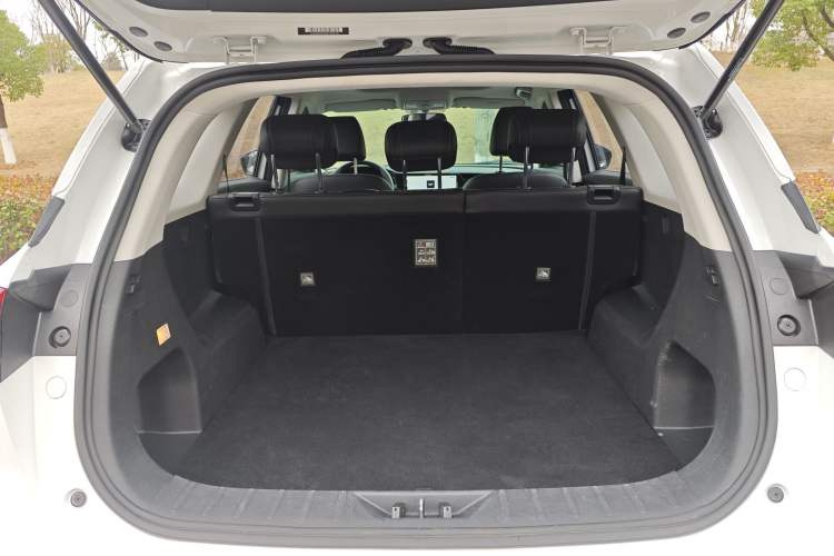 Used CHANGAN OSHAN X7 PLUS 2022 1.5T Blue Whale Edition Automatic Prestige Version Interior 4