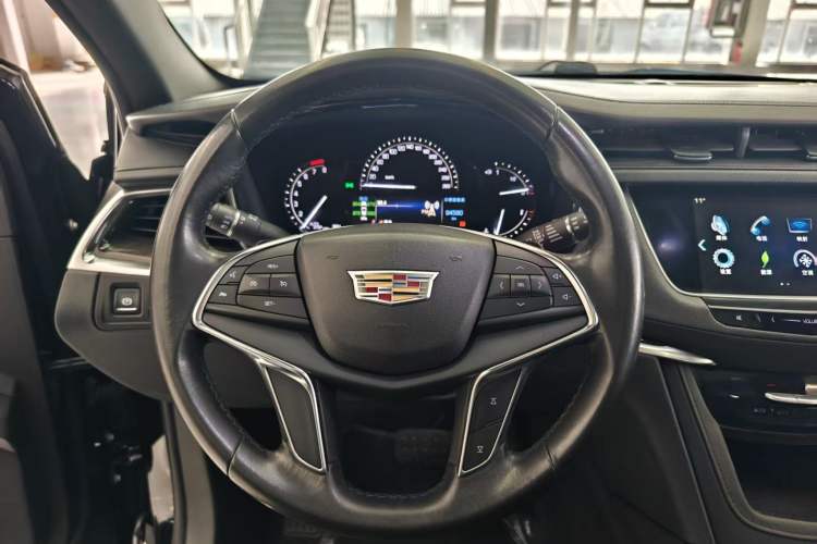 Used Cadillac XT5 2018 28E Four-Wheel Drive Tech Version