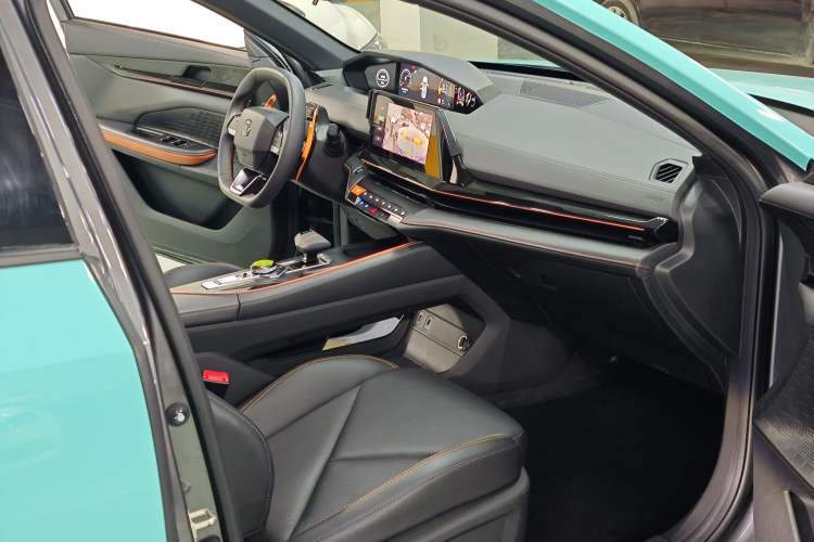 Used Changan UNI-V 2022 1.5T Prestige Version
