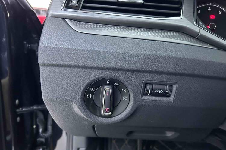 Used Volkswagen Passat 2016 330TSI DSG Luxury Edition Interior 6