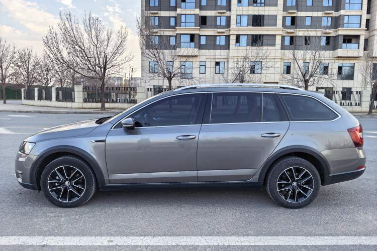 Used Skoda Octavia 2018 Station Wagon TSI230 DSG Luxury Edition
